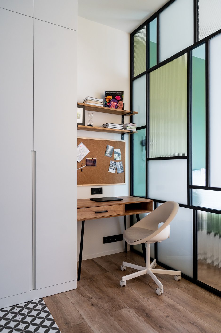 Фотография: Кабинет в стиле Современный, Малогабаритная квартира, Квартира, Студия, Проект недели, до 40 метров, Татьяна Гутникова – фото на INMYROOM