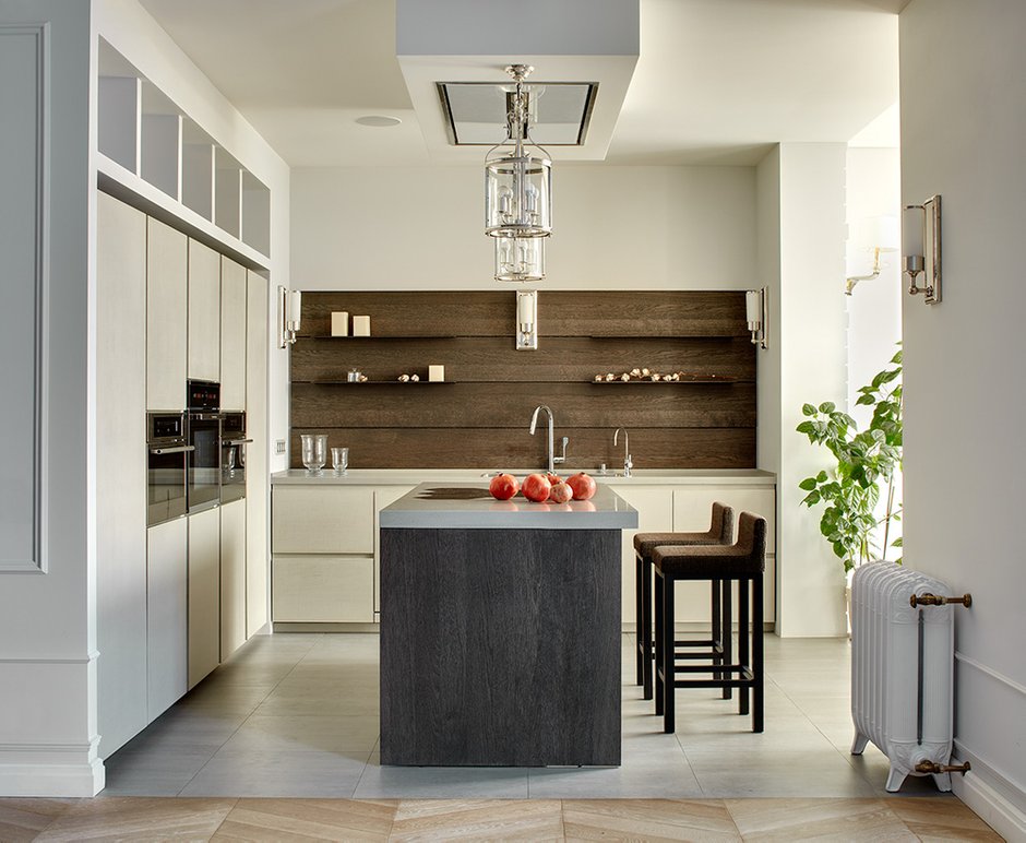 Фотография: Кухня и столовая в стиле Современный, Эклектика, Квартира, Проект дня, Москва, Сергей Ананьев, новостройка, Ариана Ахмад, Татьяна Карякина, Монолитный дом, 4 и больше, Более 90 метров – фото на INMYROOM