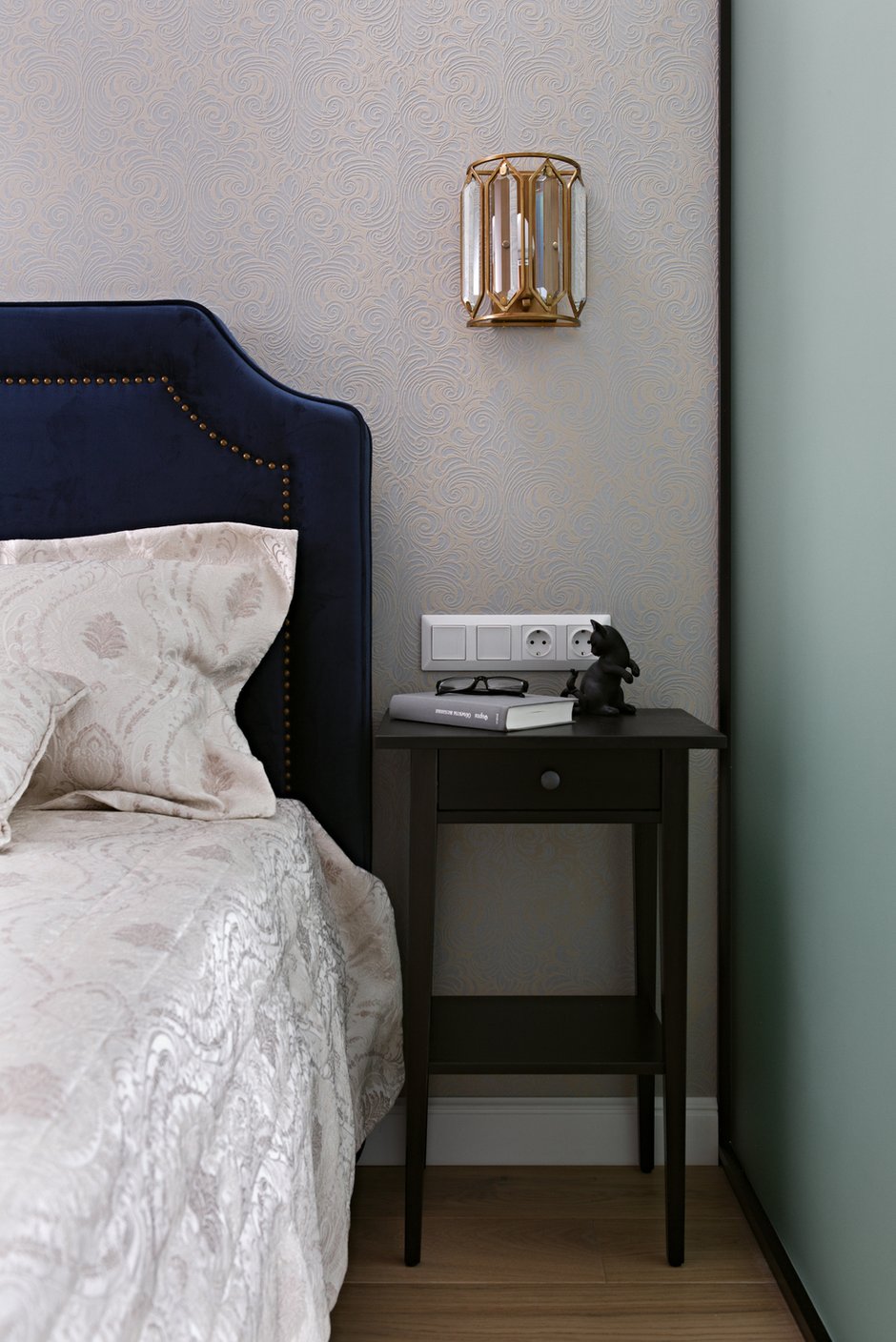 Фотография: Спальня в стиле Современный, Квартира, Студия, Проект недели, Санкт-Петербург, Даниил Щепанович, Анна Щепанович, Cubiq Studio, 40-60 метров – фото на INMYROOM