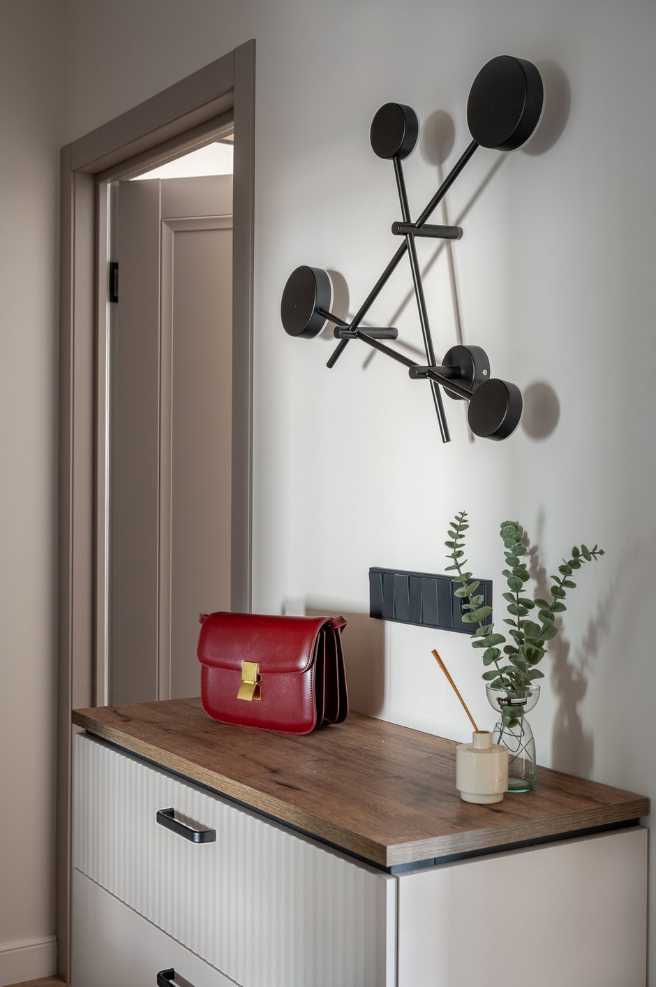 Фотография:  в стиле , Современный, Квартира, Проект дня, Новая Москва, Панельный дом, И-155, 1 комната, 40-60 метров, Елена Ранделова – фото на INMYROOM