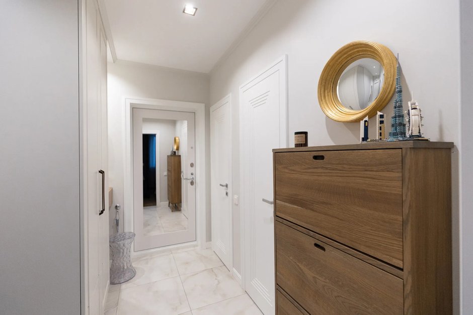 Фотография: Прихожая в стиле Современный, Минимализм, Квартира, Проект дня, Москва, 3 комнаты, 60-90 метров, современный с элементами минимализма – фото на INMYROOM