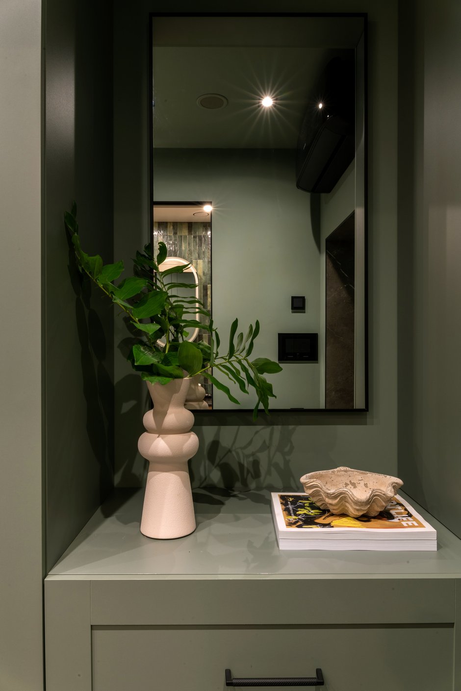 Фото: в стиле, Модерн, Маленькая квартира, Квартира, Проект дня, 1 комната, Монолитный кирпич, Юлия Волкова – фото на INMYROOM