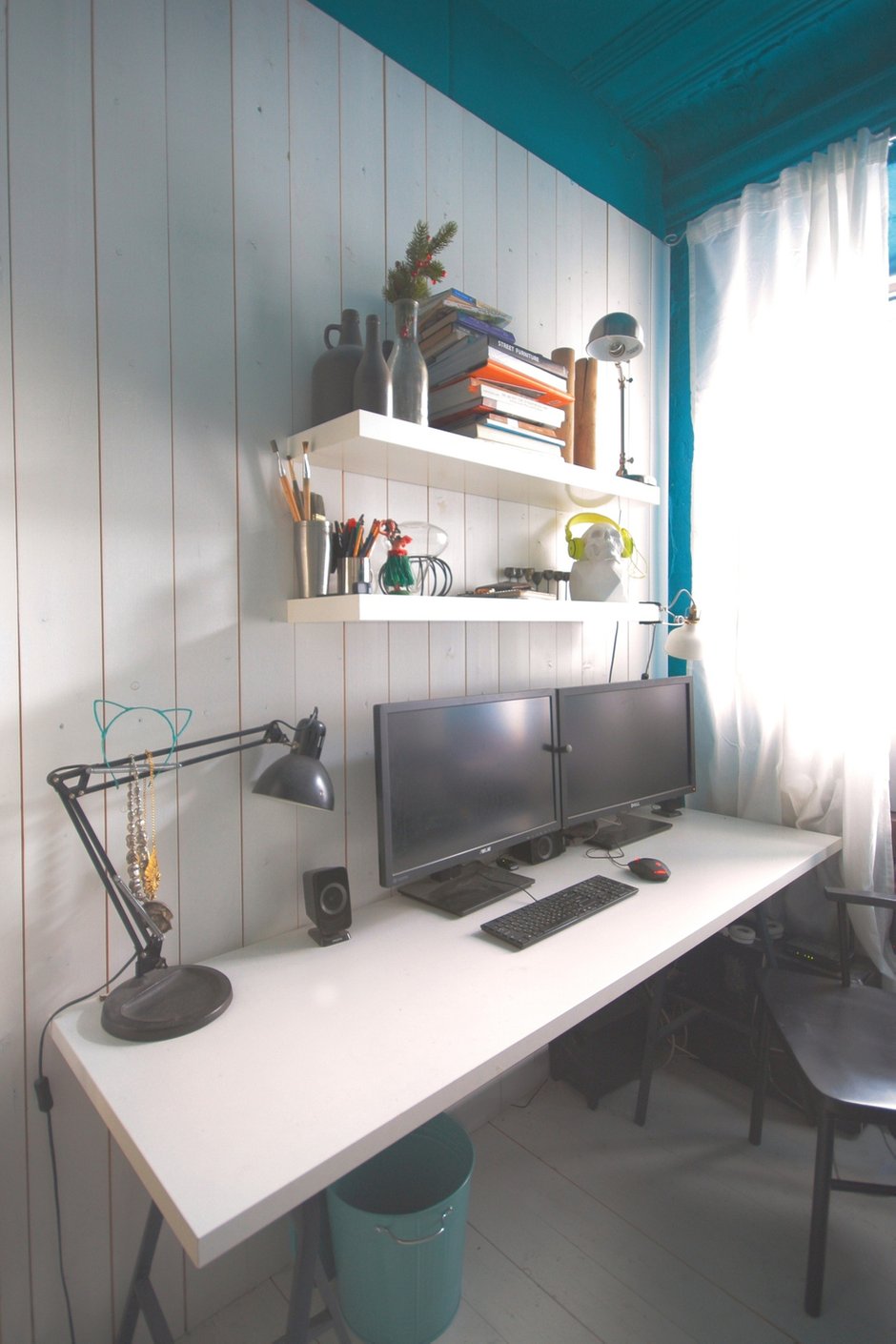 Фотография: Офис в стиле Современный, Малогабаритная квартира, Квартира, Цвет в интерьере, Дома и квартиры, Белый, Бирюзовый – фото на INMYROOM