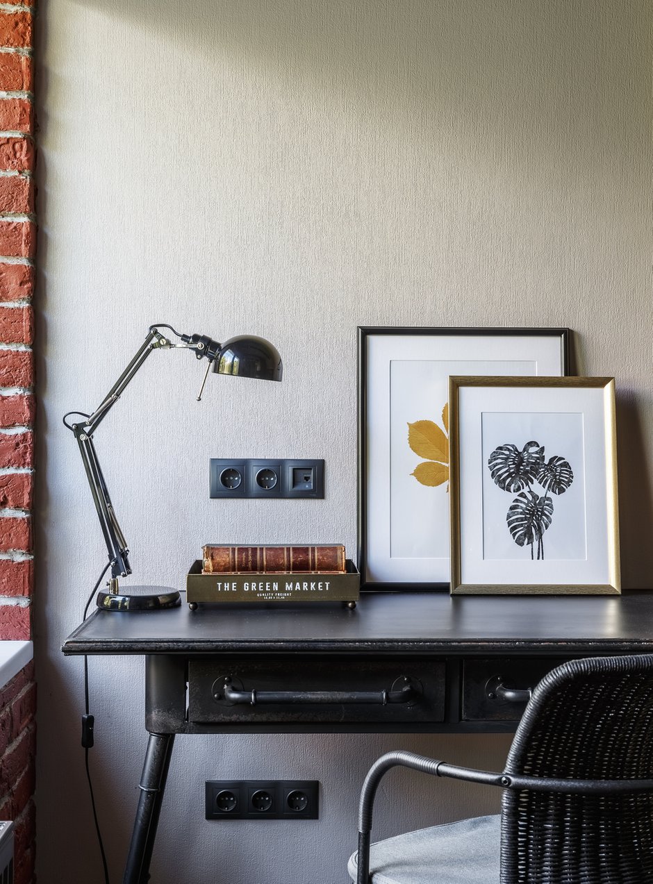 Фотография: Кабинет в стиле Лофт, Малогабаритная квартира, Квартира, Студия, Проект недели, Москва, Марина Саркисян, Кирпичный дом, до 40 метров – фото на INMYROOM