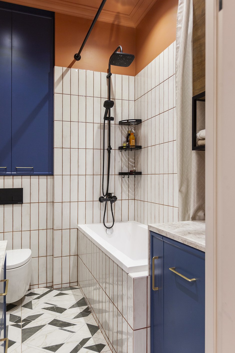 Фотография: Ванная в стиле Современный, Квартира, Проект недели, Москва, 4 и больше, 60-90 метров, Рада Кобук, Варя Шалито – фото на INMYROOM