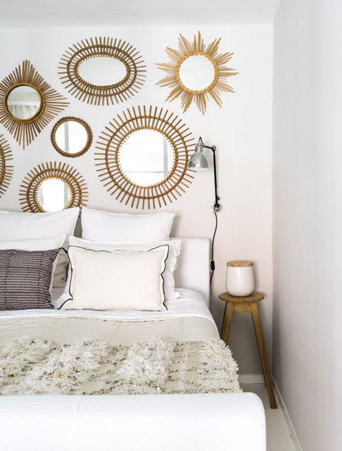 Фотография: Спальня в стиле Современный, Скандинавский, Декор интерьера, Малогабаритная квартира, Квартира, Цвет в интерьере, Дома и квартиры, Белый – фото на INMYROOM