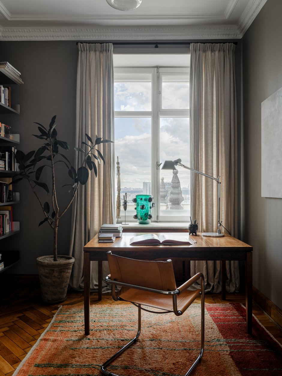 Фото: Офис в стиле Модерн, Эклектика, Квартира, Проект дня, Москва, Сталинка, 3 комнаты, 60-90 метров, Айя Лесовая – фото на INMYROOM