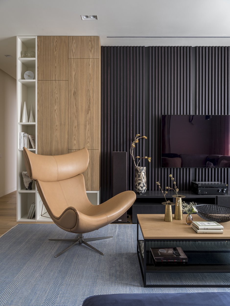 Фотография: Гостиная в стиле Современный, Скандинавский, Квартира, Проект недели, Москва, Алексей Иванов, Павел Герасимов, Geometrium, Монолитный дом, 4 и больше, Более 90 метров – фото на INMYROOM