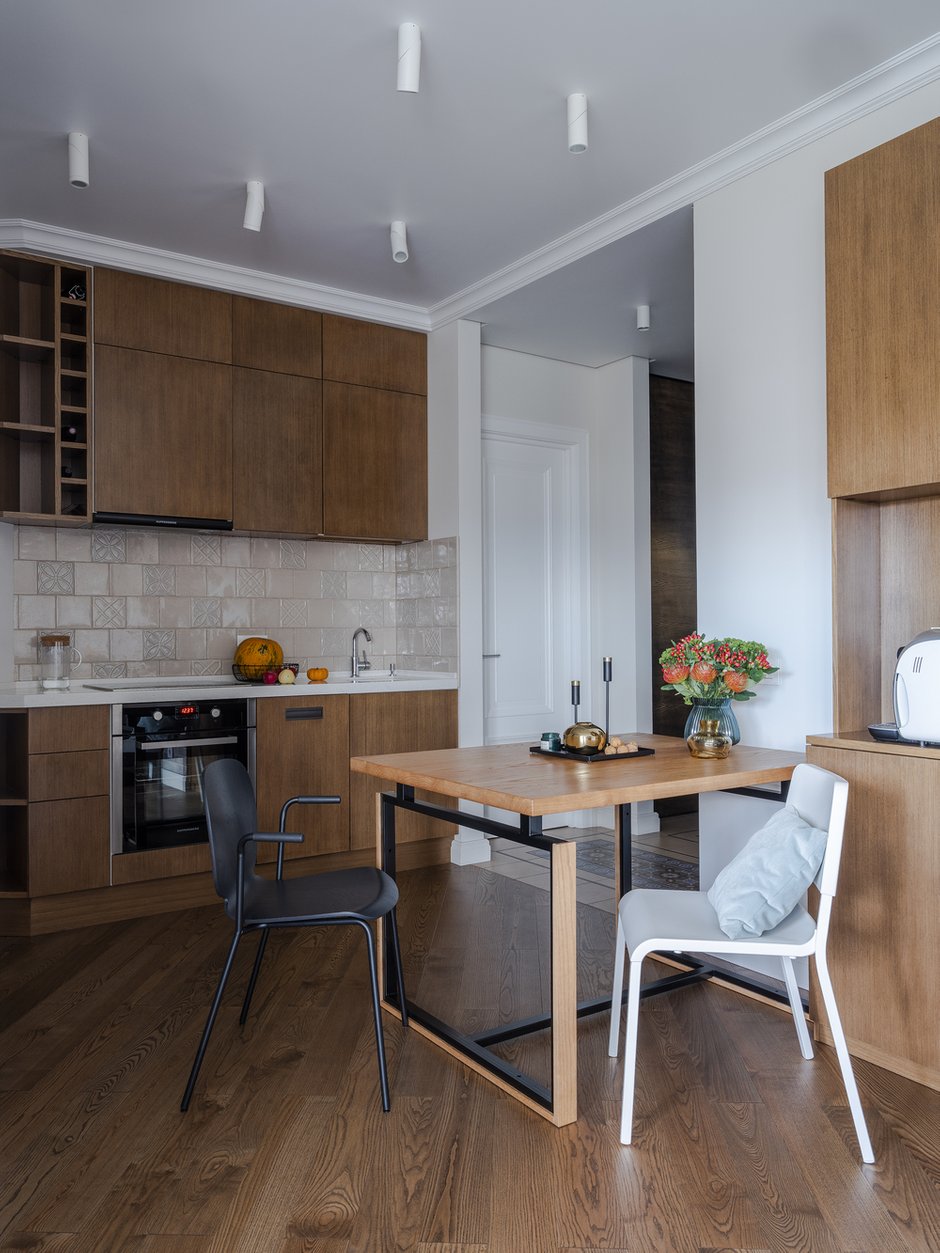 Фотография: Кухня и столовая в стиле Современный, Квартира, Проект дня, Москва, Монолитный дом, 4 и больше, 60-90 метров, Ольга Рудакова – фото на INMYROOM