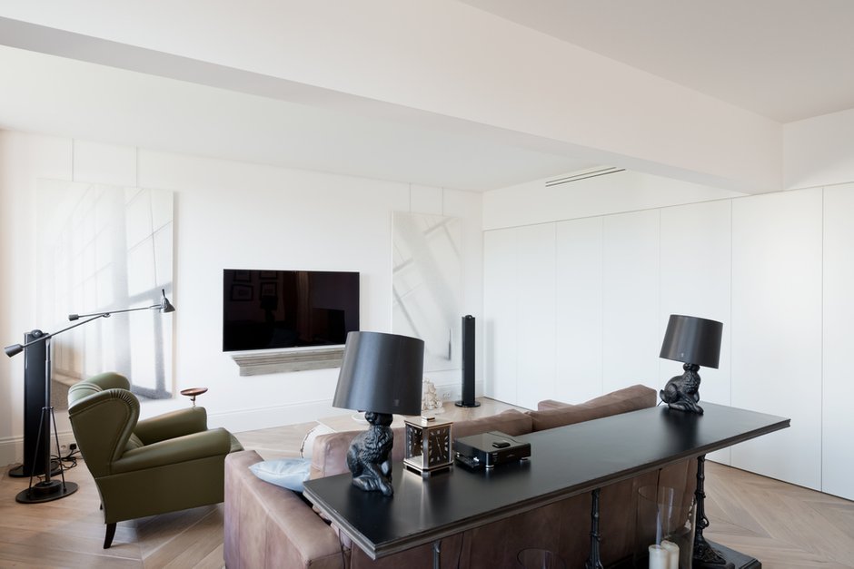 Фотография: Гостиная в стиле Современный, Квартира, Проект недели, Москва, Сталинка, 2 комнаты, Более 90 метров, Павел Железнов, Татьяна Борисова, #эксклюзивныепроекты – фото на INMYROOM