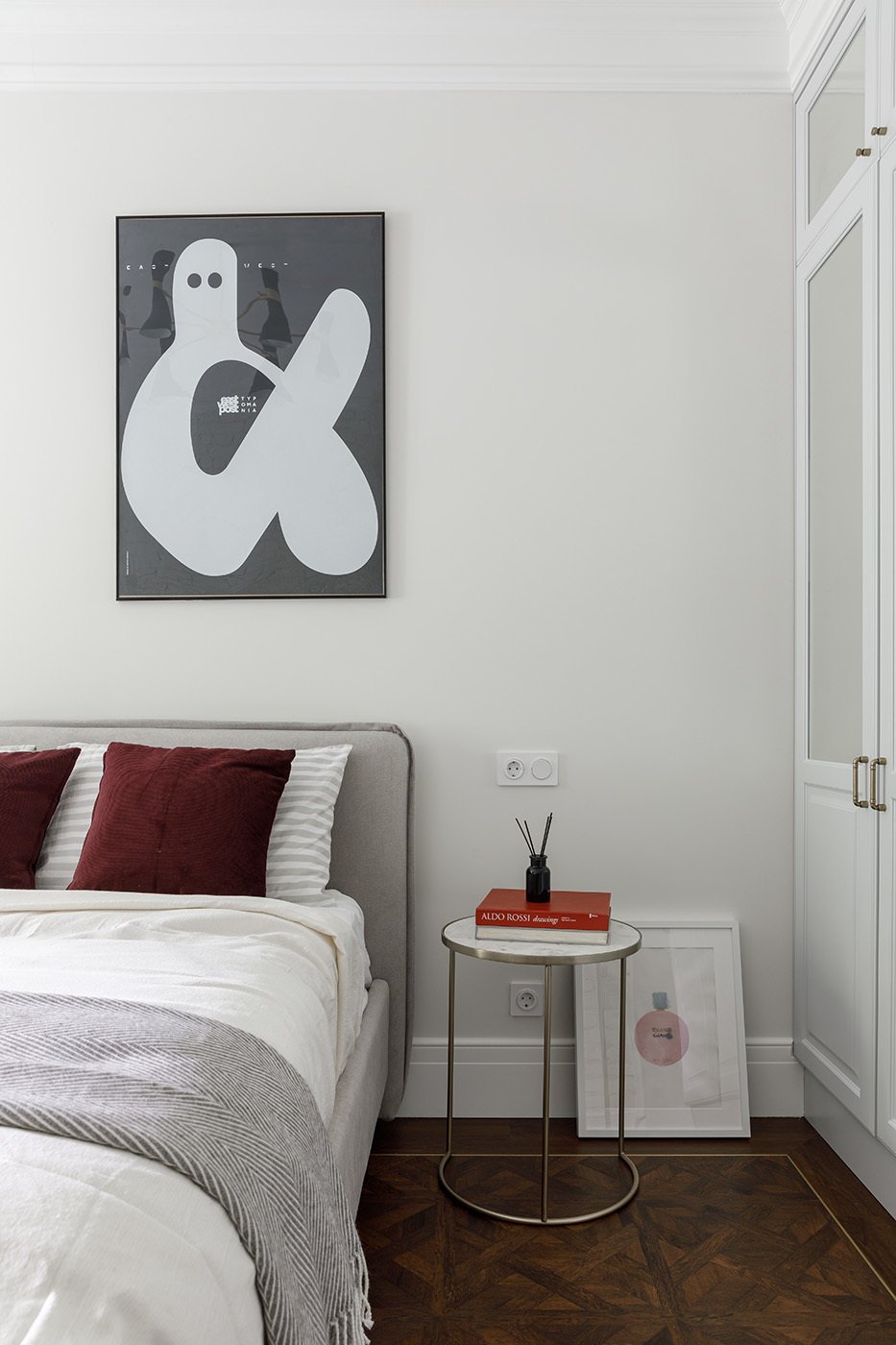 Фотография: Спальня в стиле Современный, Скандинавский, Квартира, Проект недели, Санкт-Петербург, Кирпичный дом, 3 комнаты, 40-60 метров, Дмитрий Дубровский – фото на INMYROOM