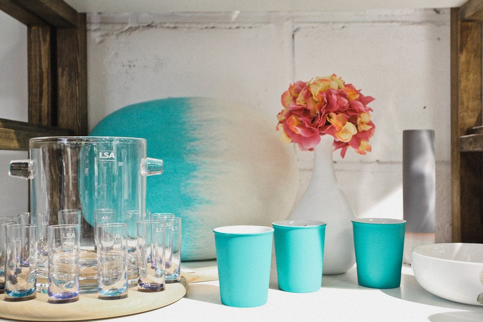 Фотография: Гостиная в стиле Современный, Лофт, Хай-тек, Эклектика, Декор интерьера, Карта покупок, Россия, Аксессуары, Мебель и свет, Эко, шопинг, Урбаника, товары для дома, декор для дома – фото на INMYROOM