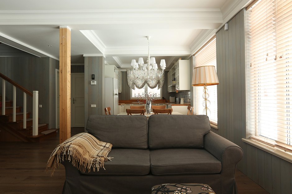 Фотография:  в стиле , Дом, Россия, Artemide, Vitra, IKEA, Проект недели, Ideal Lux, Hansgrohe, Tikkurila, Quickstep, Bosсh, Boras Tapeter, Бурцево, Sharp, Parador, Stroeher, Анна Жемерева, П-образная кухня – фото на INMYROOM
