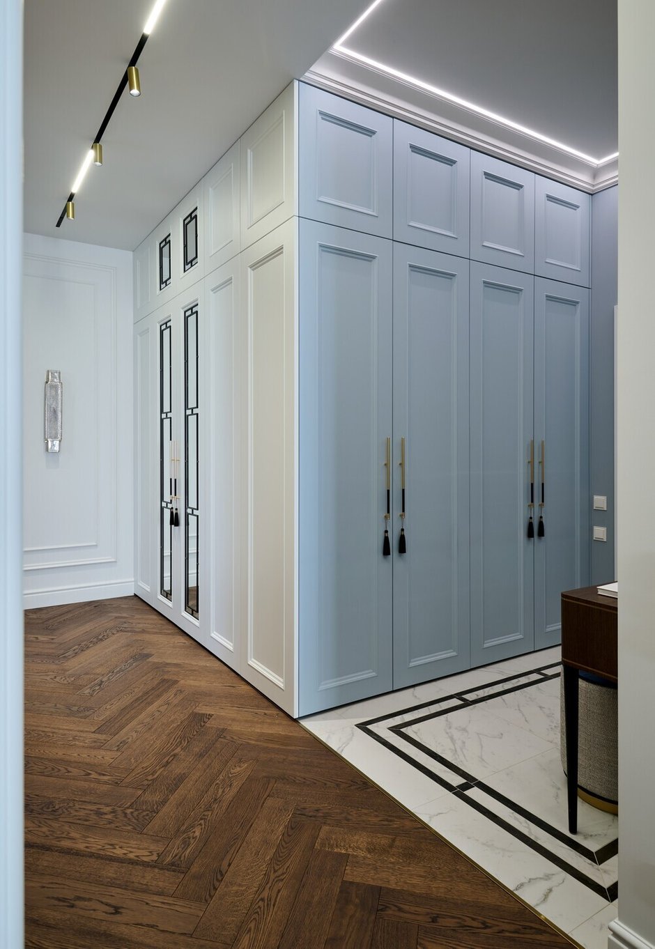 Фотография: в стиле , Квартира, Проект дня, 3 комнаты, Более 90 метров, Эксклюзивные проекты, современный с элементами неоклассики, Новосибирская область, Кольцово – фото на INMYROOM