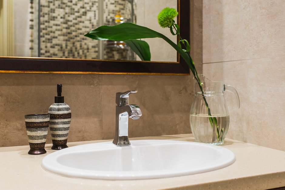 Фотография: Ванная в стиле Современный, Прованс и Кантри, Эклектика, Квартира, Проект недели, Москва, Юрий Гришко, Монолитный дом, 4 и больше, Более 90 метров, INMYROOM_ВИДЕО, INMYROOM TV, Юлия Баршевская – фото на INMYROOM