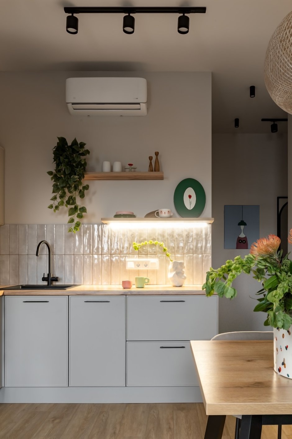 Фотография:  в стиле , Малогабаритная квартира, Квартира, Проект дня, Москва, 1 комната, 40-60 метров, Ирина Долганова, современный с элементами минимализма и скандинавского стиля – фото на INMYROOM