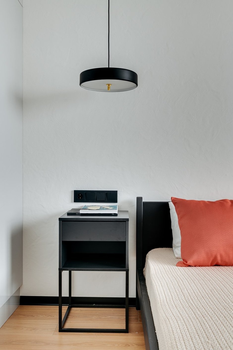 Фотография: Спальня в стиле Современный, Эклектика, Квартира, Проект дня, Москва, Ольга Погорелова, 3 комнаты, 60-90 метров – фото на INMYROOM