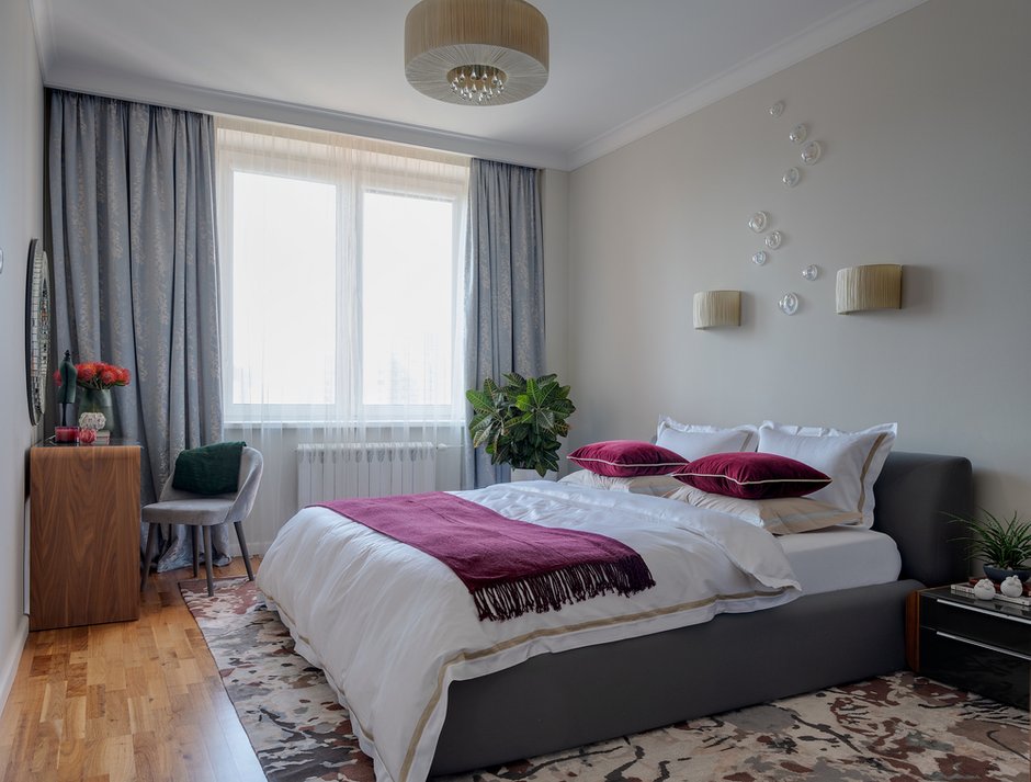 Фотография: Спальня в стиле Современный, Квартира, Проект дня, 3 комнаты, Более 90 метров, Екатерина Беликова – фото на INMYROOM