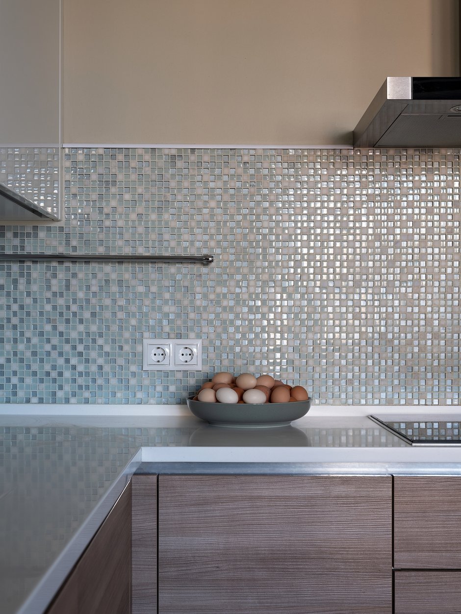 Фотография: Кухня и столовая в стиле Современный, Квартира, Проект дня, 3 комнаты, Более 90 метров, Екатерина Беликова – фото на INMYROOM