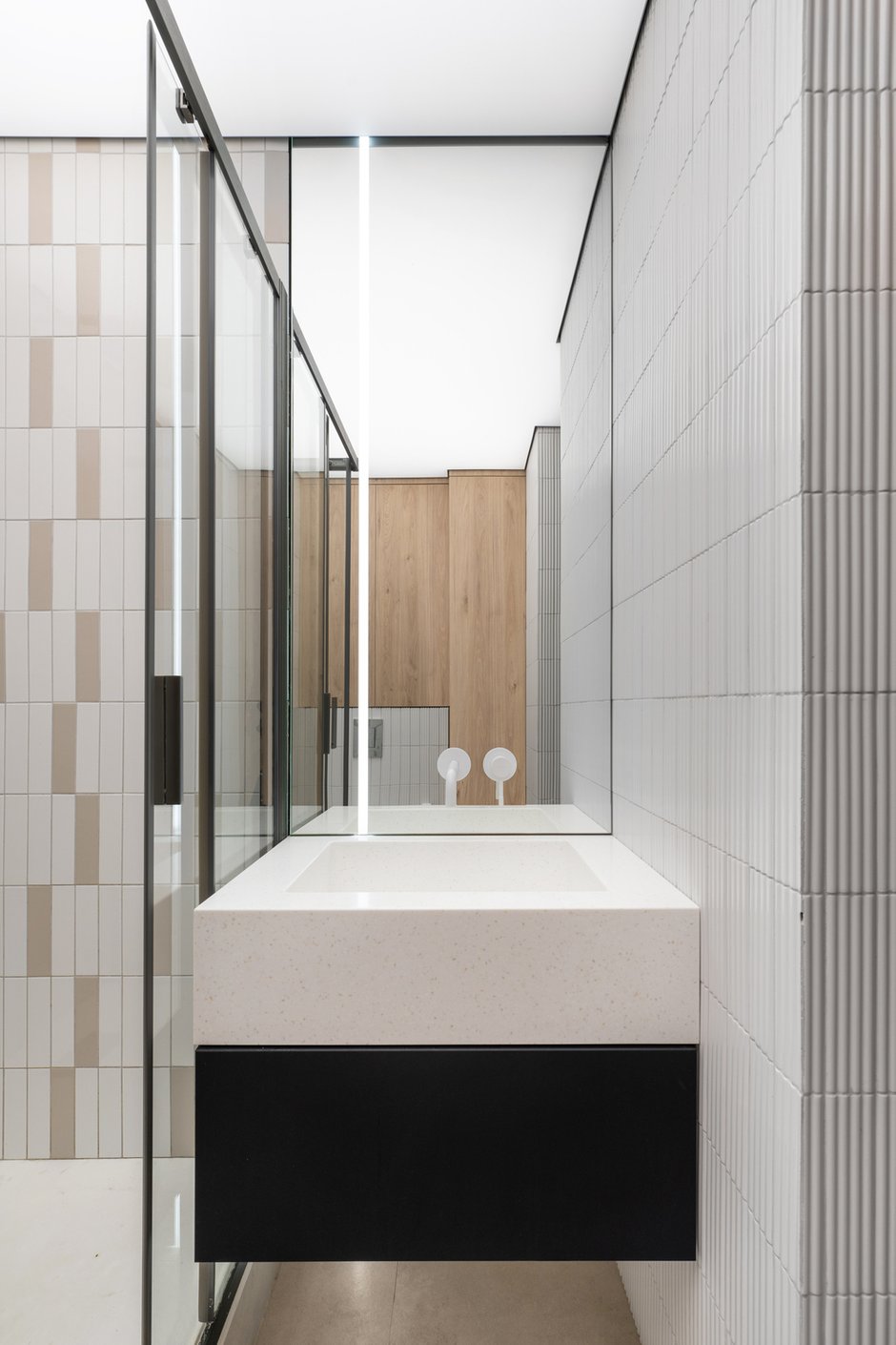 Фотография:  в стиле , Малогабаритная квартира, Квартира, Проект дня, Москва, П-44, Панельный дом, 1 комната, до 40 метров, современный с элементами минимализма – фото на INMYROOM