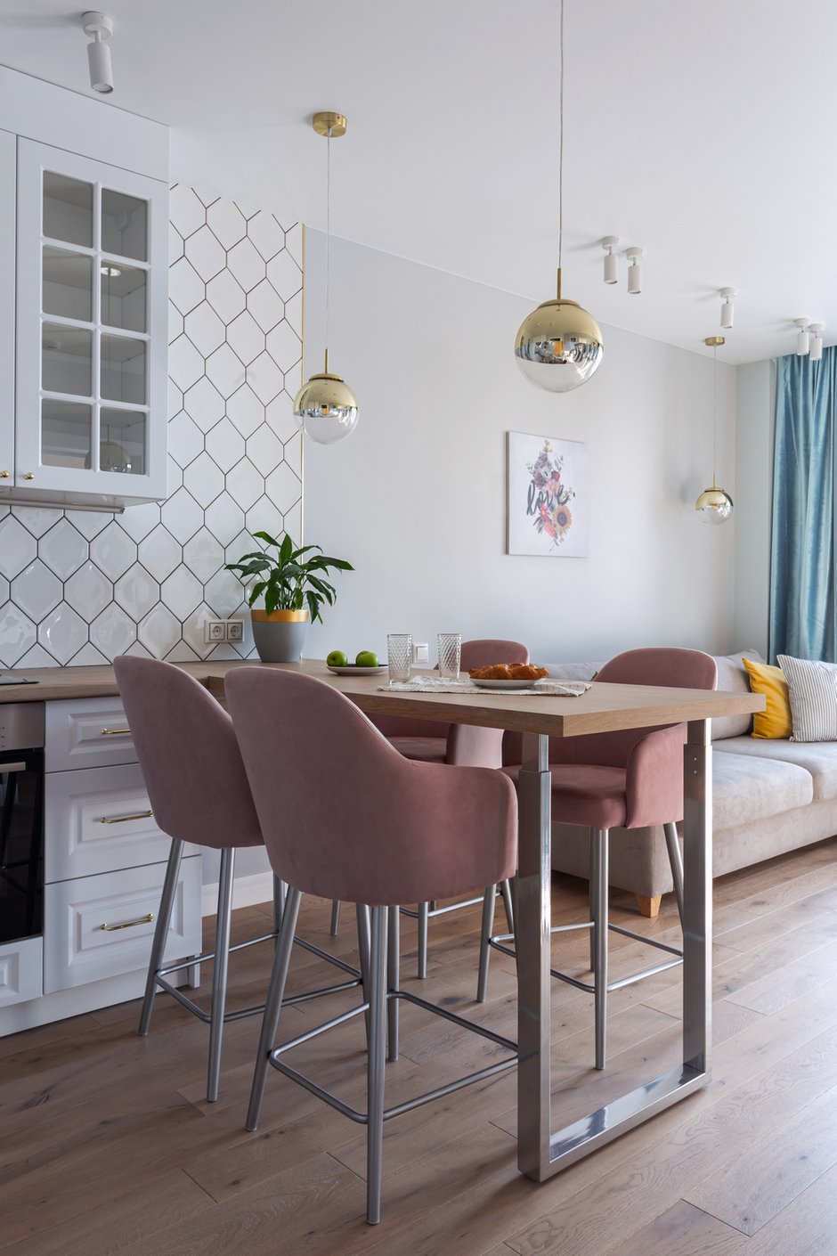 Фотография: Кухня и столовая в стиле Современный, Квартира, Проект дня, Москва, Татьяна Иванова, 2 комнаты, 40-60 метров – фото на INMYROOM