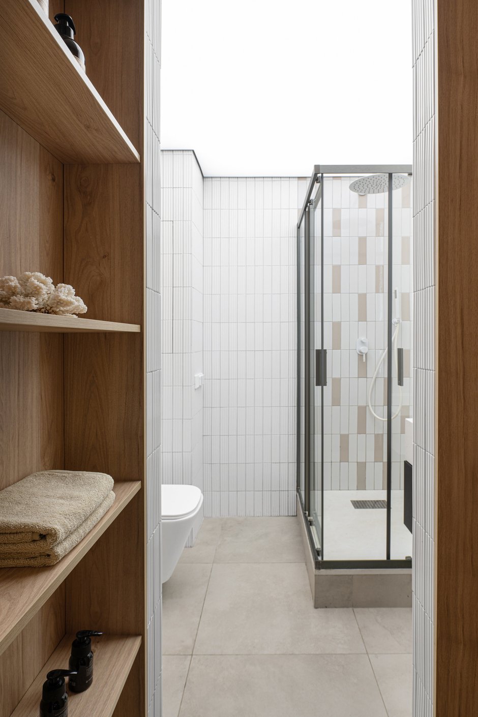 Фотография:  в стиле , Малогабаритная квартира, Квартира, Проект дня, Москва, П-44, Панельный дом, 1 комната, до 40 метров, современный с элементами минимализма – фото на INMYROOM