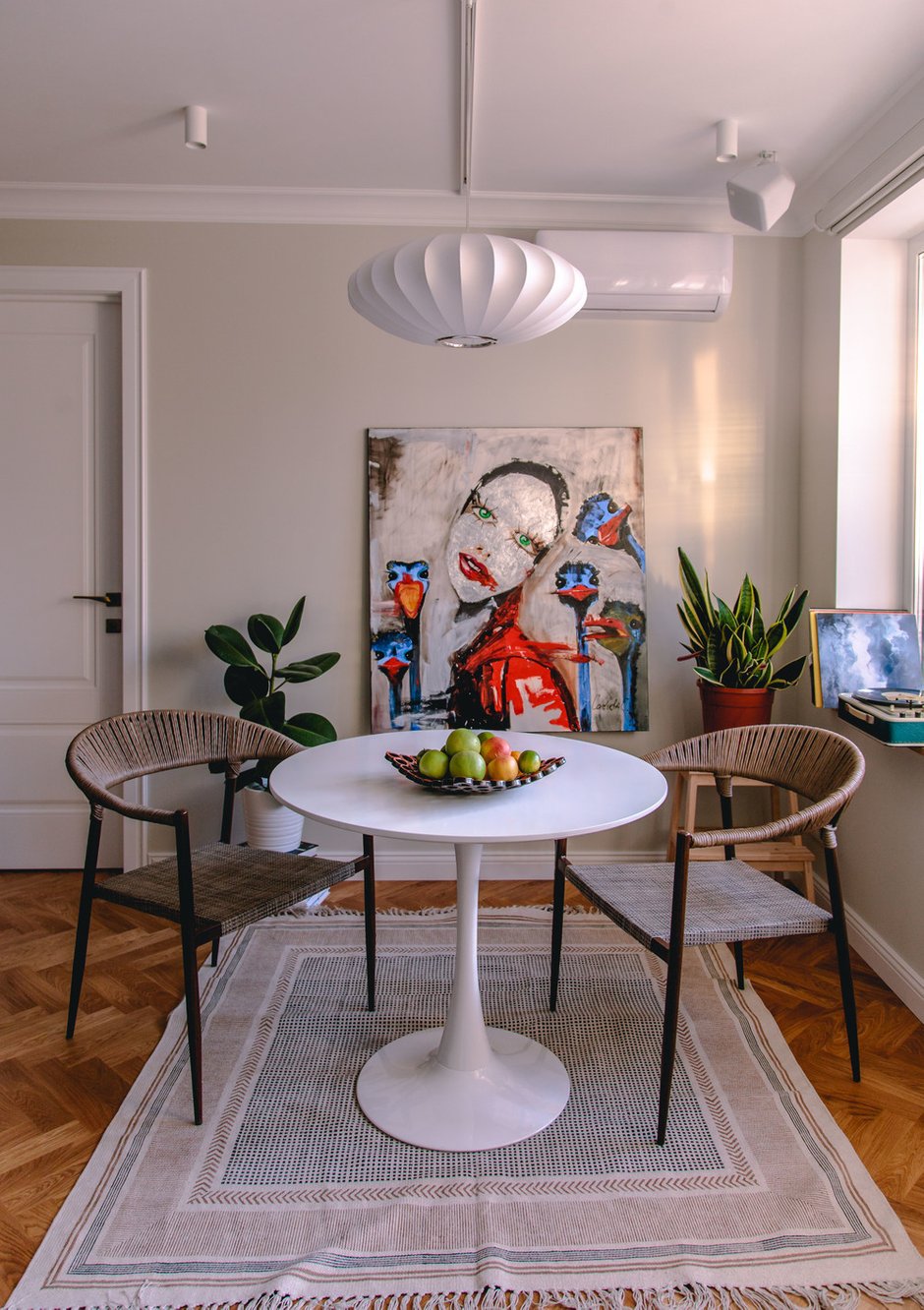 Фотография:  в стиле , Квартира, Дизайн интерьера, Переделка, технологии "умного дома" для маленьких пространств, современные технологии в интерьере, переделка хрущевки, Хрущевка, 2 комнаты, 40-60 метров, современные технологии, квартира в хрущевке – фото на INMYROOM