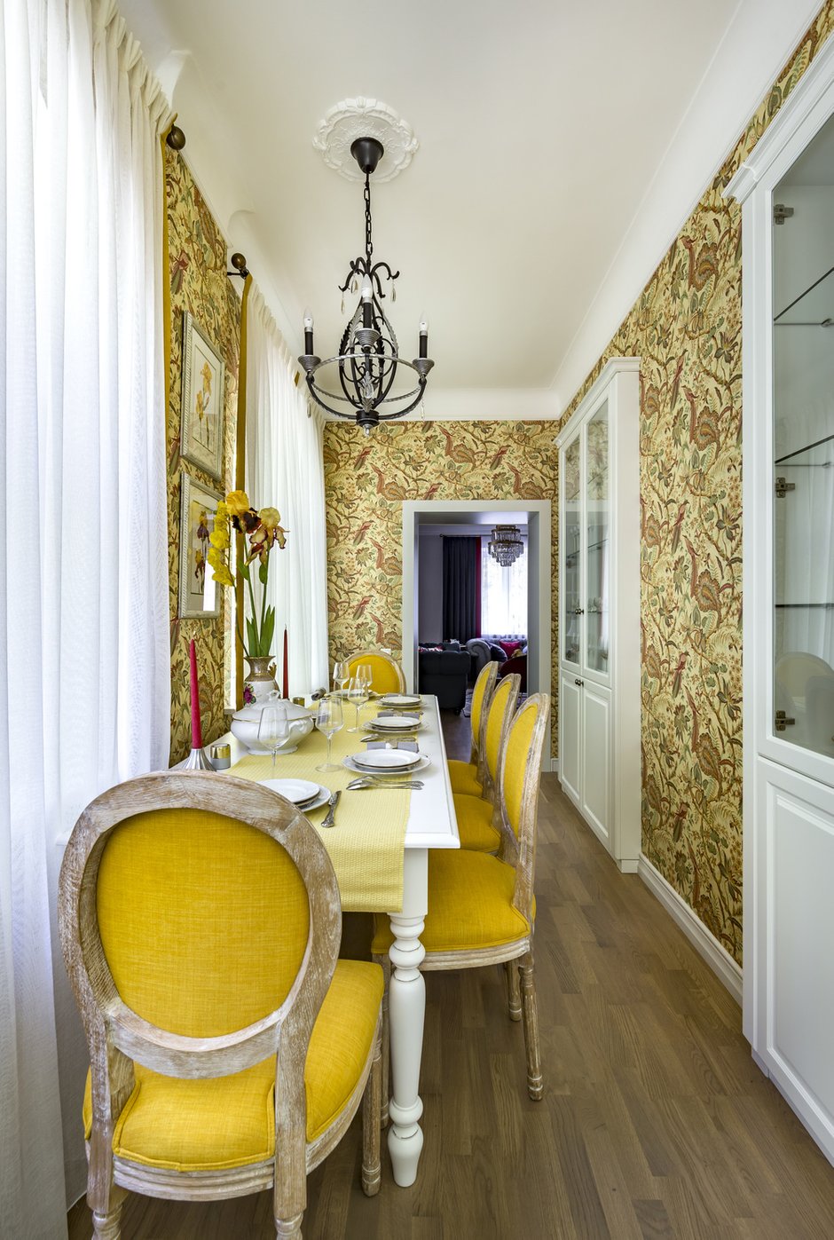 Фотография: Кухня и столовая в стиле Классический, Современный, Квартира, Проект недели, Москва, Кирпичный дом, 4 и больше, 60-90 метров, Юлия Левина – фото на INMYROOM