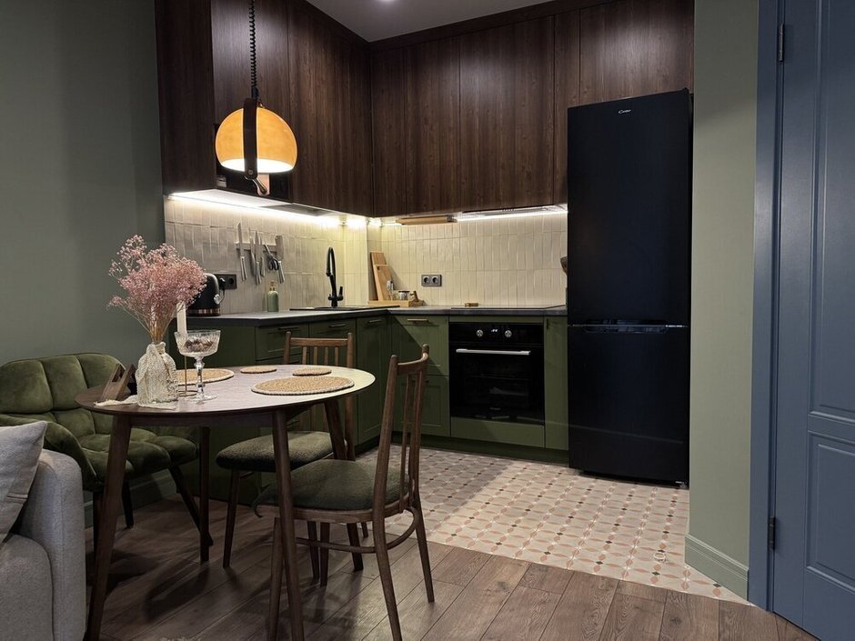 Фотография:  в стиле , детская в однокомнатной квартире, как организовать систему хранения в однокомнатной квартире, однокомнатная квартира для семьи, варианты планировки пространства в однокомнатной квартире, психолог, LIFESTYLE, квартира для семьи, советы психолога, рабочее место в однокомнатной квартире, Рабочее место в однушке, жизнь в однокомнатной квартире, Как жить вдвоем в однушке, Как жить вдвоем, Как жить вдвоем без ссор – фото на INMYROOM