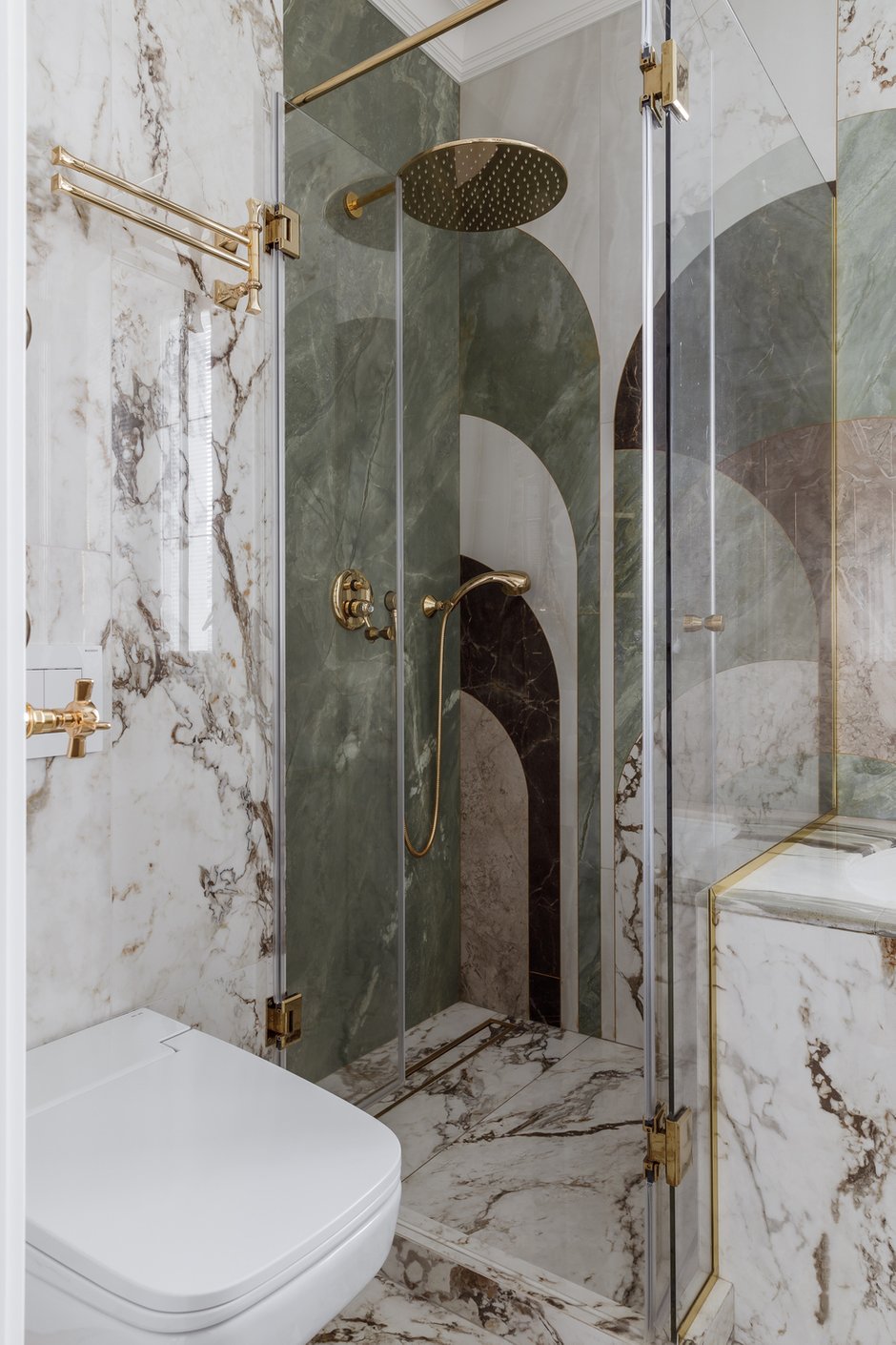 Фотография: Ванная в стиле Классический, Современный, Дом, Проект дня, Москва, Блочный дом, 4 и больше, Более 90 метров, Эксклюзивные проекты, современный с элементами классики и роскоши, Юлия Стоянова – фото на INMYROOM