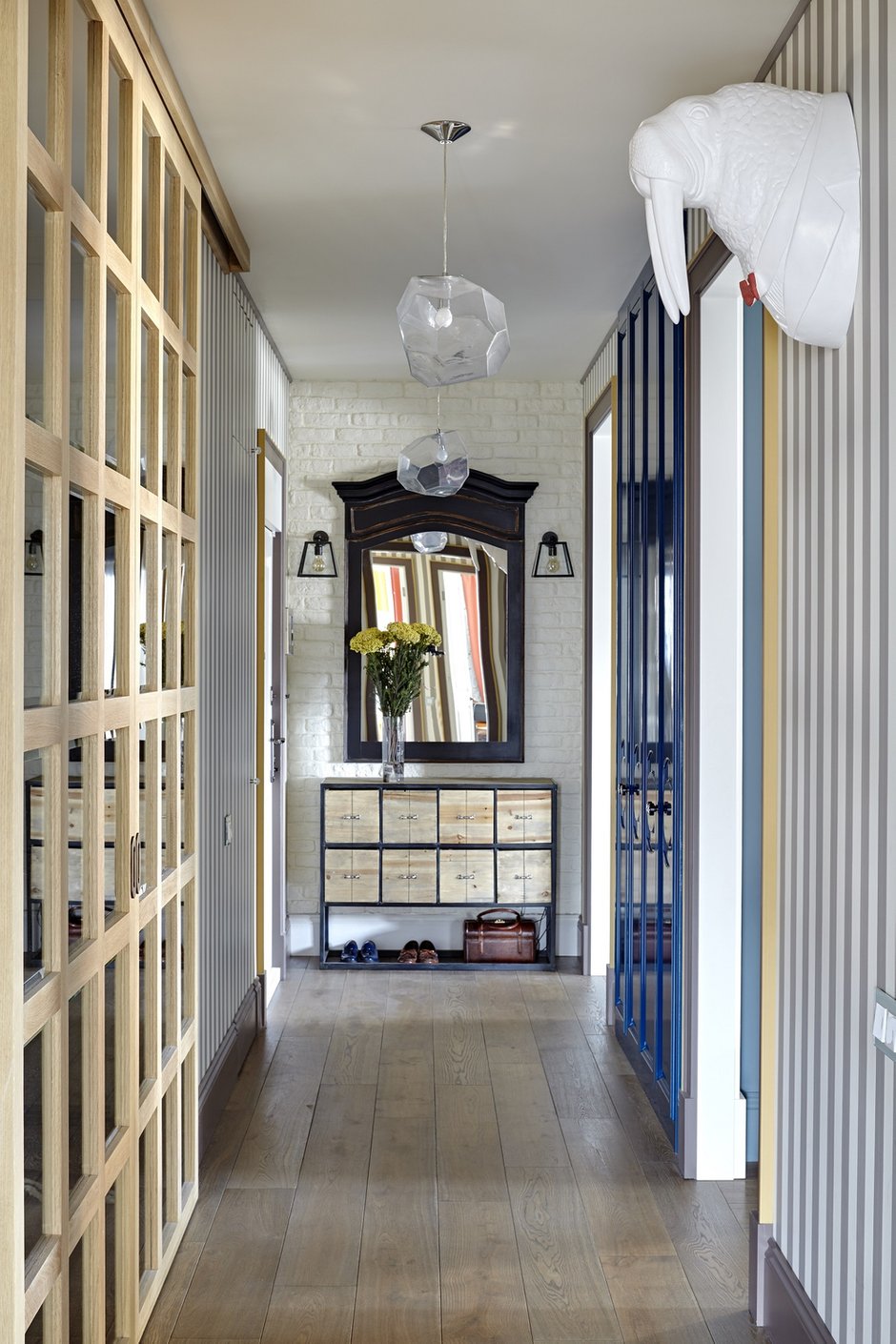 Фотография: Прихожая в стиле Эклектика, Квартира, Проект недели, Москва, Кирпичный дом, 4 и больше, Более 90 метров, Наталья Пилипенко, Екатерина Федорова, ЖК «Дом на Можайском» – фото на INMYROOM