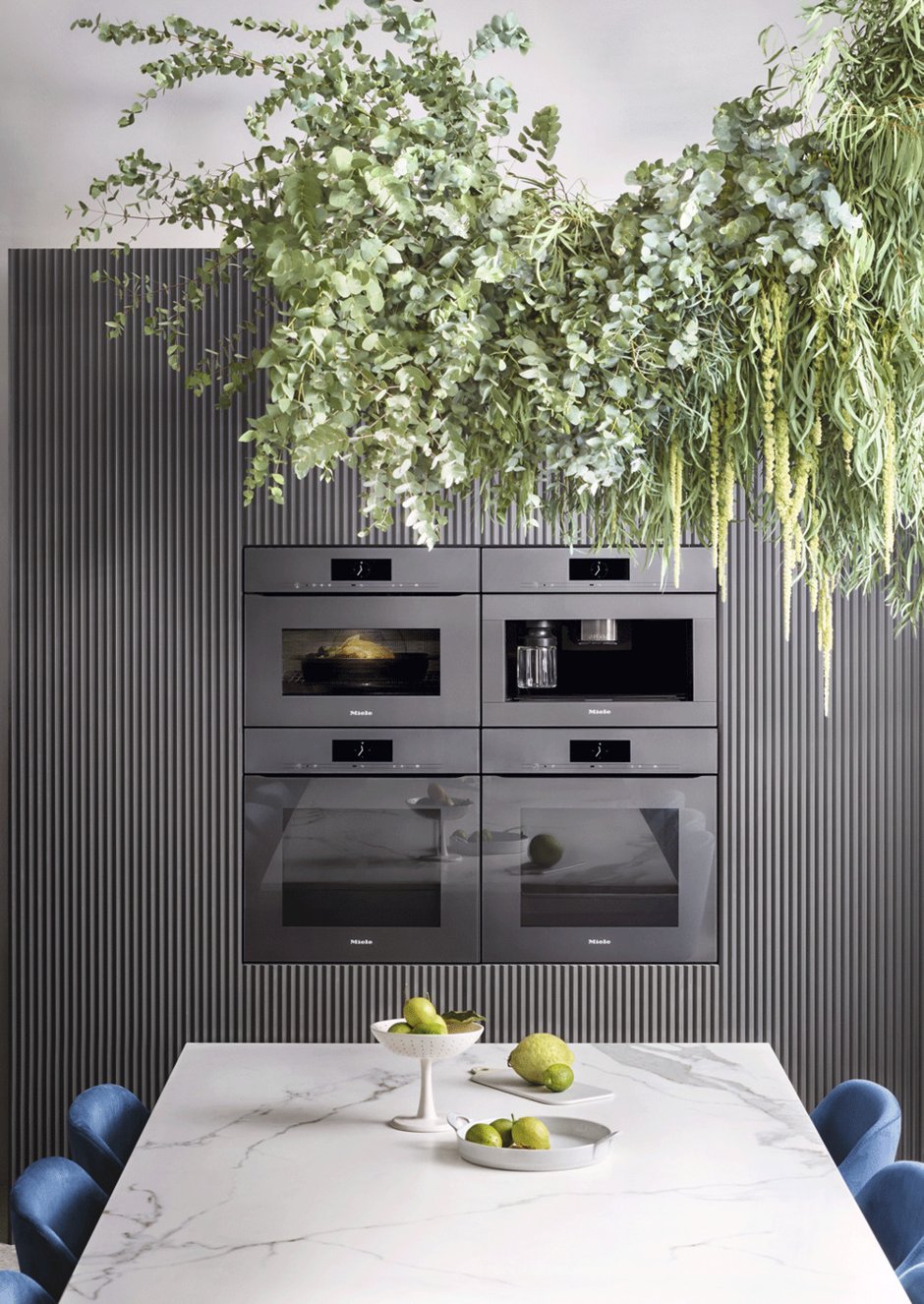 Фотография:  в стиле , Кухня и столовая, Miele, Бытовая техника, Гид, умная бытовая техника, кофемашина, техника для кухни – фото на INMYROOM