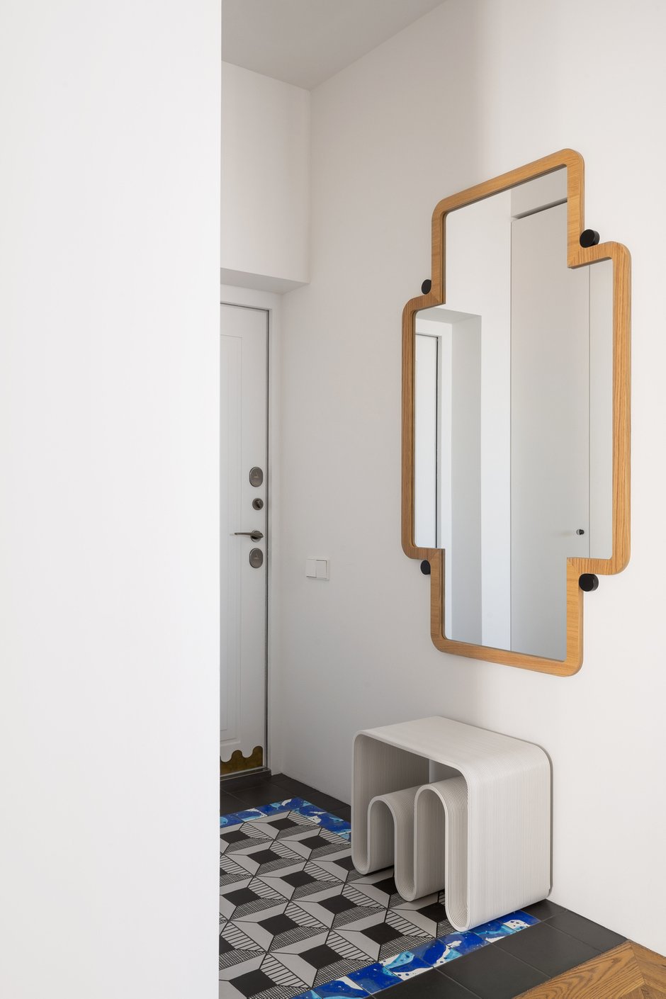 Фотография:  в стиле , Квартира, Проект дня, Москва, 3 комнаты, Более 90 метров, минимализм, современный, фото интерьера, дизайн интерьера фото, винтаж/ретро, Валерия Разумова – фото на INMYROOM