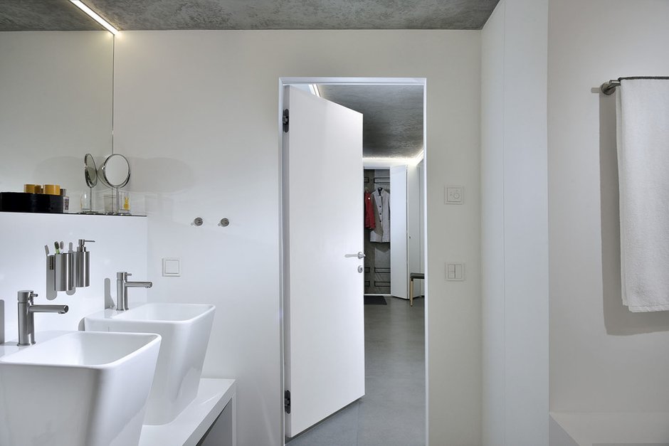 Фотография: Ванная в стиле Минимализм, Квартира, Проект недели, Эко, Челябинск, новостройка, двухэтажная квартира, Юлия Фалькова, «Любимый дом», Монолитный дом, 2 комнаты, Более 90 метров – фото на INMYROOM