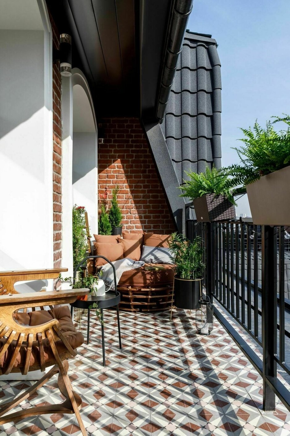 Фотография:  в стиле , Советы, как сделать косметический ремонт балкона, ремонт балкона, бюджетное обновление балкона, как обустроить балкон, балкон в квартире, обустроить типовой балкон, ремонт на балконе идеи, балкон в типовой квартире, идеи оформления балкона, как оформить балкон, объединить балкон с гостиной, зона отдыха на балконе, рабочее место на балконе, как обустроить закрытый балкон, как сделать на балконе комнату, утепление балкона своими руками, теплый балкон, оформление балкона, красивый балкон, обустроить балкон, идеи для балкона, балкон в панельном доме, как оформить маленький балкон, интерьер балкона, растения на балконе, бюджетный ремонт балкона, организация балкона, балкон в хрущевке, обустройство балкона, Балкон как комната, что можно сделать на балконе, ремонт балкона своими руками – фото на INMYROOM