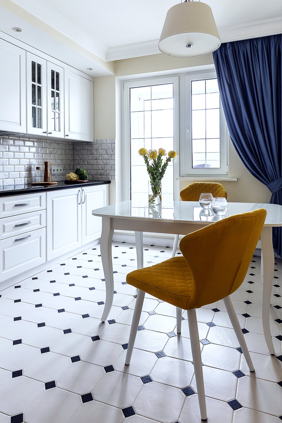 Фотография: Кухня и столовая в стиле Классический, Современный, Квартира, Проект недели, Московский, 2 комнаты, 40-60 метров, Вероника Князева – фото на INMYROOM