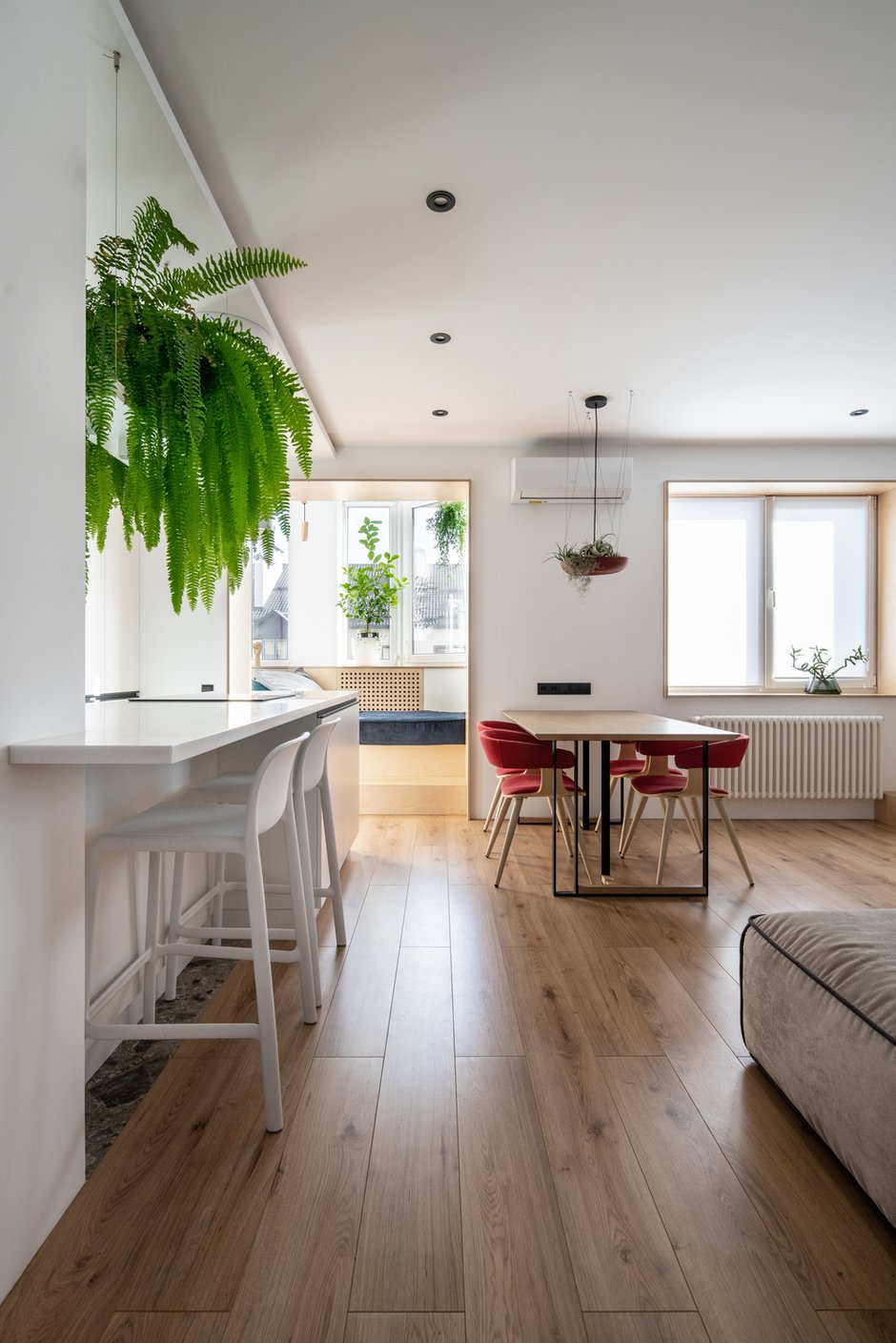 Фотография: Кухня и столовая в стиле Скандинавский, Современный, Минимализм, Квартира, Украина, Проект недели, 2 комнаты, 60-90 метров, Lauri Brothers – фото на INMYROOM