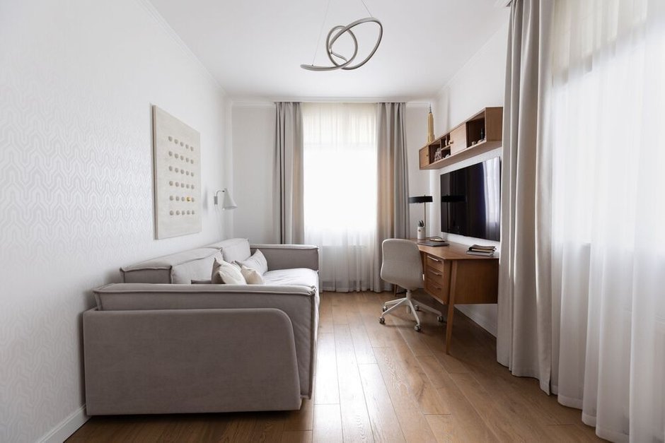 Фотография: Кабинет в стиле Современный, Минимализм, Квартира, Проект дня, Москва, 3 комнаты, 60-90 метров, современный с элементами минимализма – фото на INMYROOM