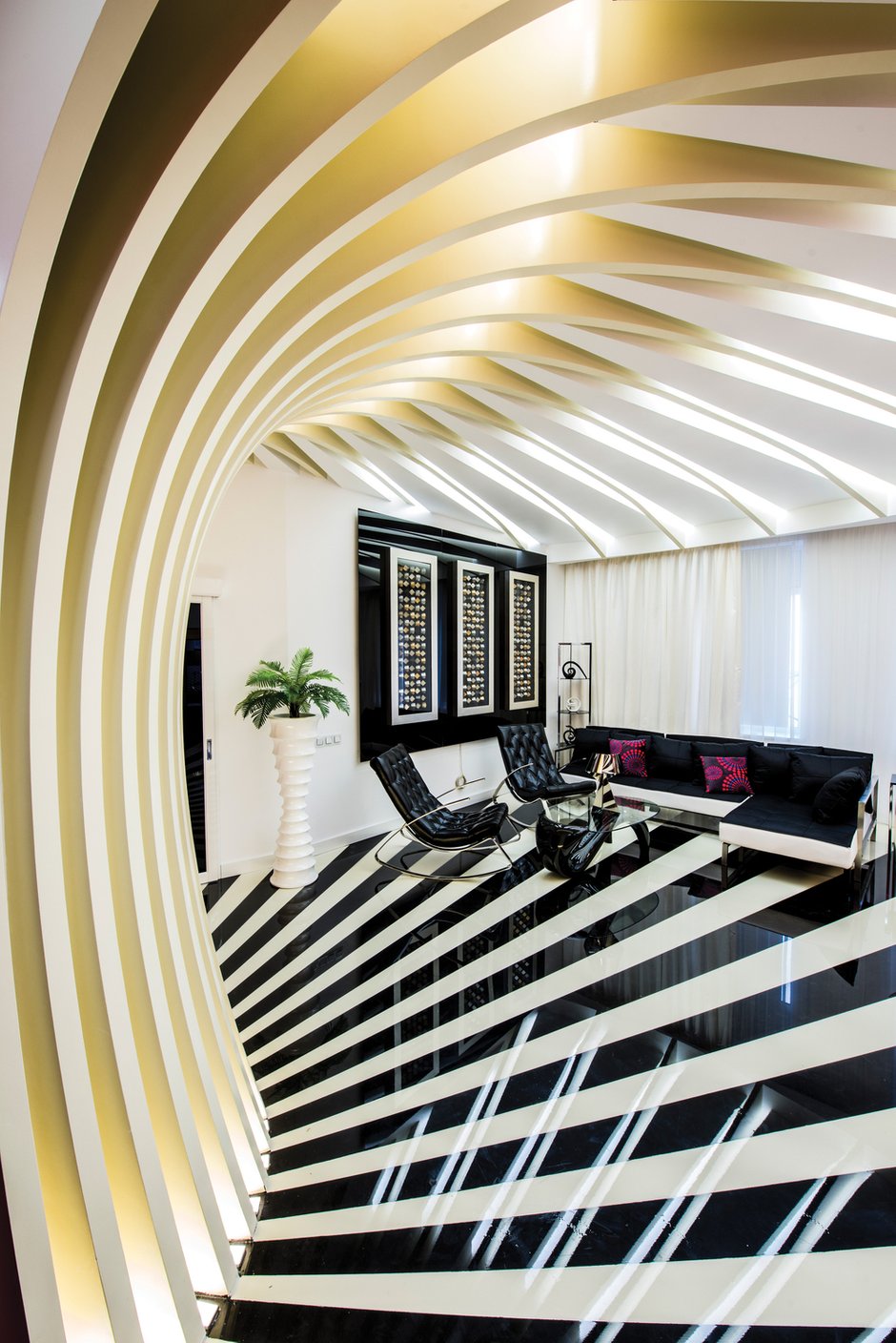 Фотография: Гостиная в стиле Хай-тек, Квартира, Дома и квартиры, Интерьеры звезд, Проект недели, Москва – фото на INMYROOM