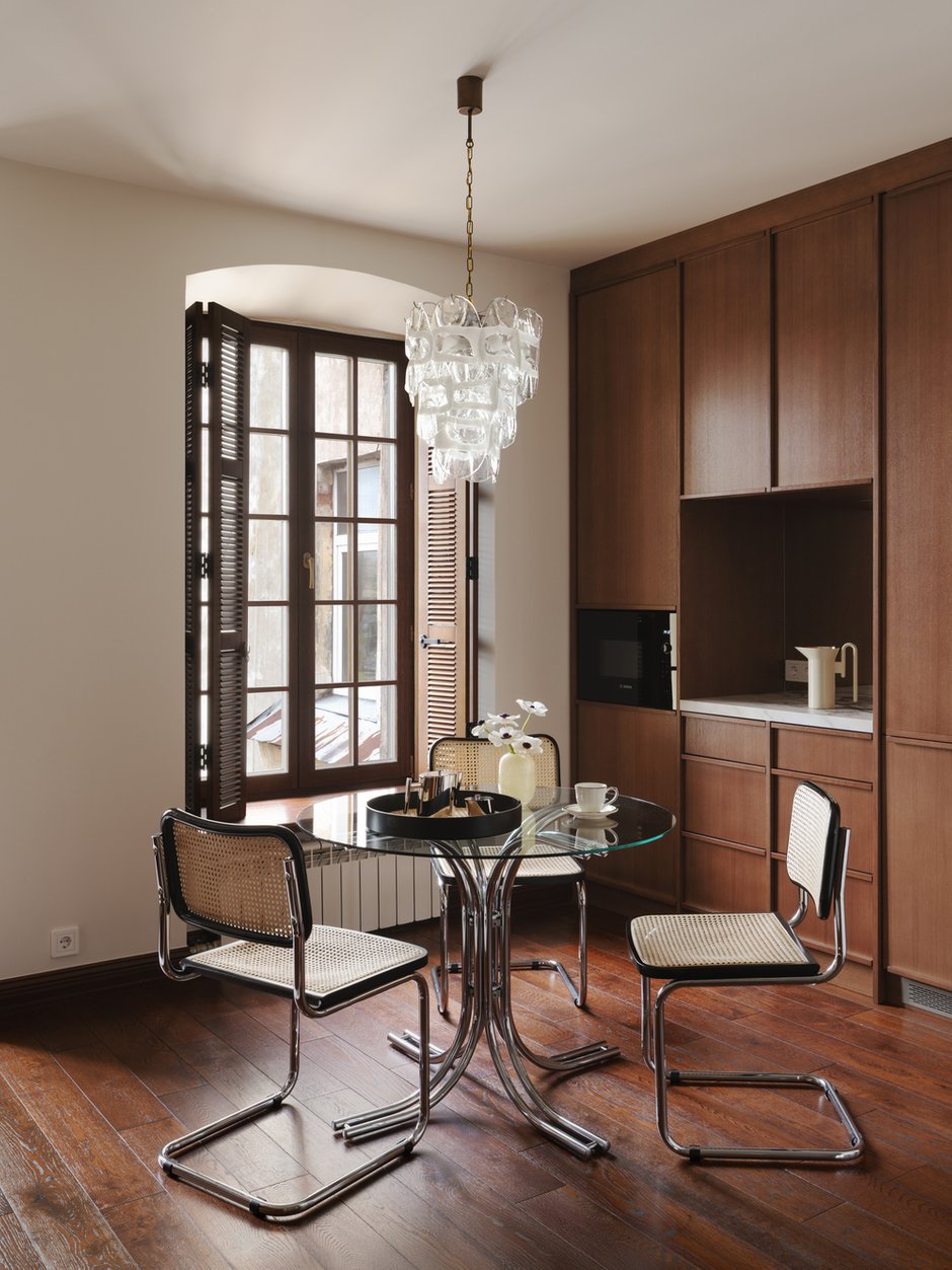 Фотография: Кухня и столовая в стиле Современный, Квартира, Проект дня, Санкт-Петербург, Кирпичный дом, 2 комнаты, Более 90 метров, Эксклюзивные проекты, Мария Онучина, Иван Миняев, эклектика с элементами винтажа – фото на INMYROOM