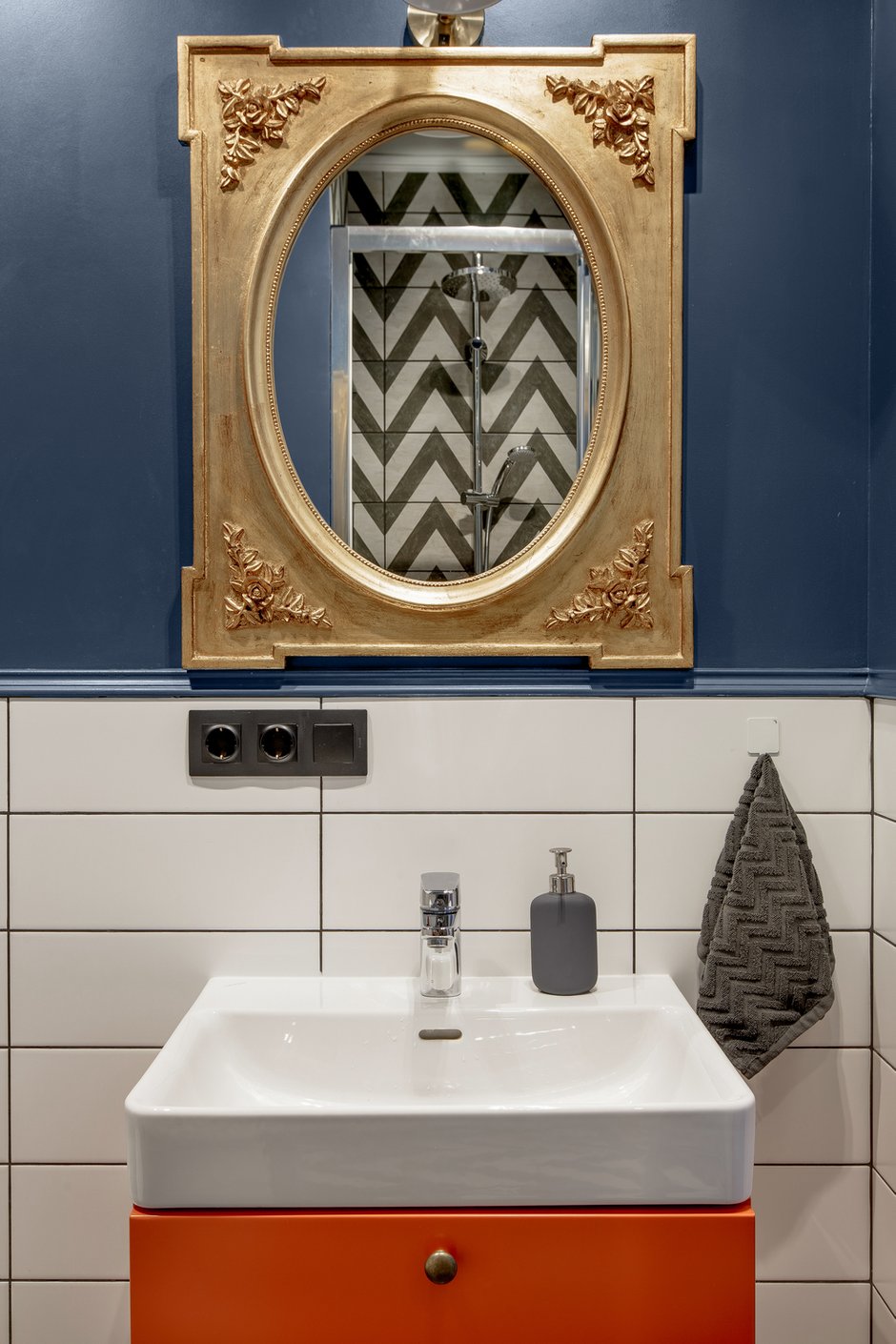 Фотография: Ванная в стиле Современный, Лофт, Квартира, Проект недели, Legrand, Самара, Монолитный дом, 4 и больше, Более 90 метров, Etika, Айгуль Султанова, яркая квартира – фото на INMYROOM