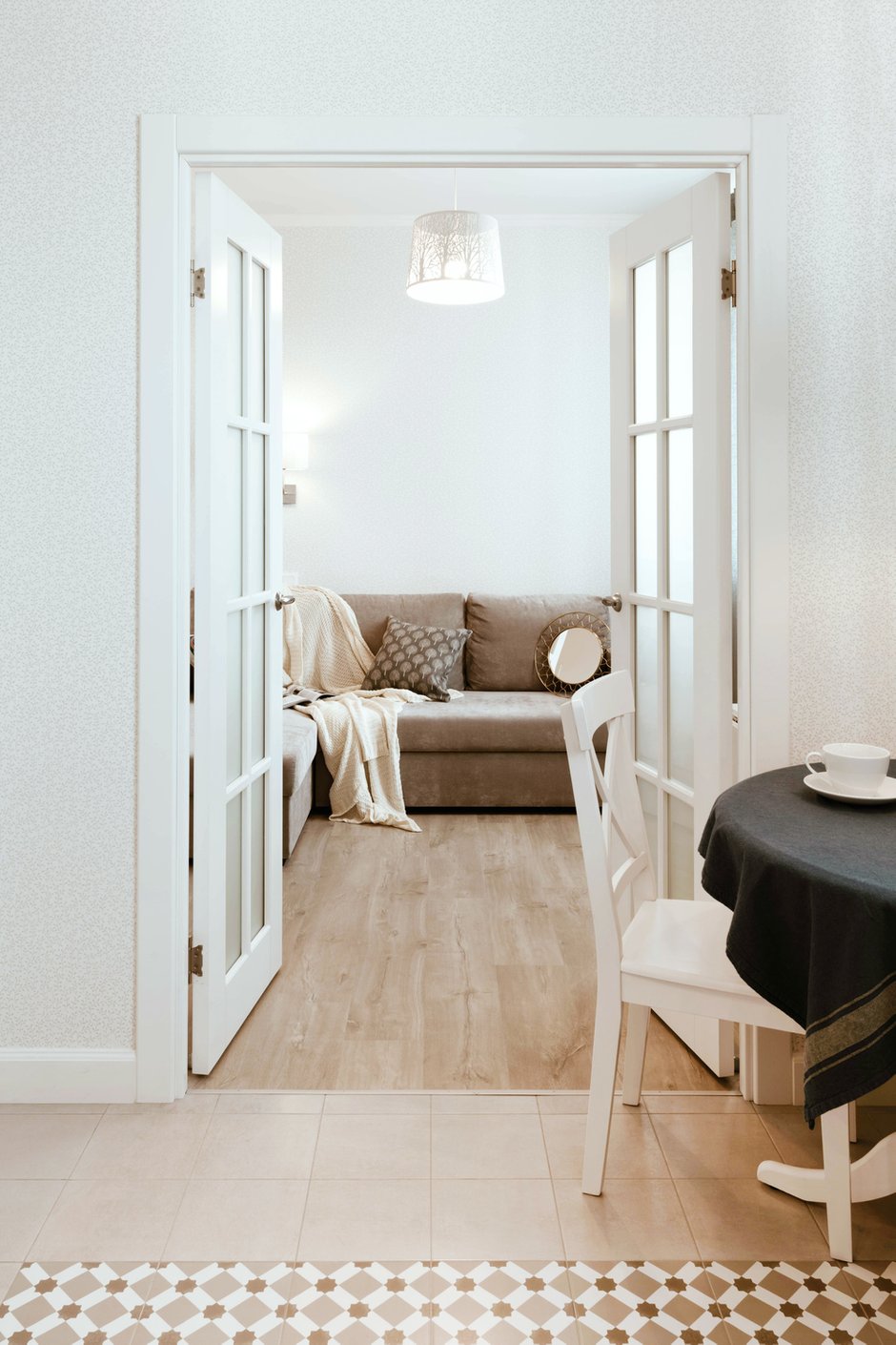 Фотография: Кухня и столовая в стиле Скандинавский, Современный, Малогабаритная квартира, Квартира, Проект недели, Санкт-Петербург, 1 комната, до 40 метров, Ольга Копосова, Юлия Киткаева – фото на INMYROOM