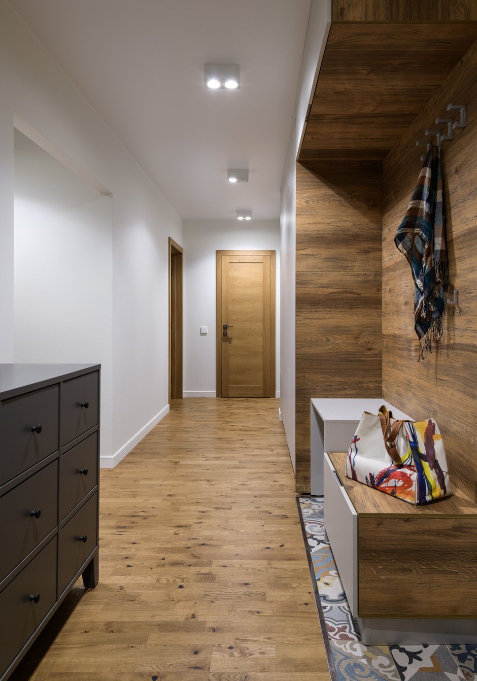 Фотография: Прихожая в стиле Современный, Прованс и Кантри, Квартира, Проект недели, Новосибирск, Мария Зайцева, 3 комнаты, Более 90 метров – фото на INMYROOM