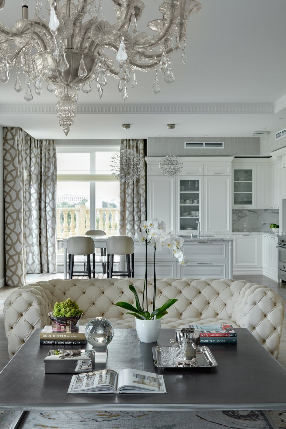 Фотография: Гостиная в стиле Классический, Современный, Проект недели, Пентхаус, Минск, Монолитный дом, 2 комнаты, Более 90 метров, #эксклюзивныепроекты, «Бахарев и партнеры» – фото на INMYROOM