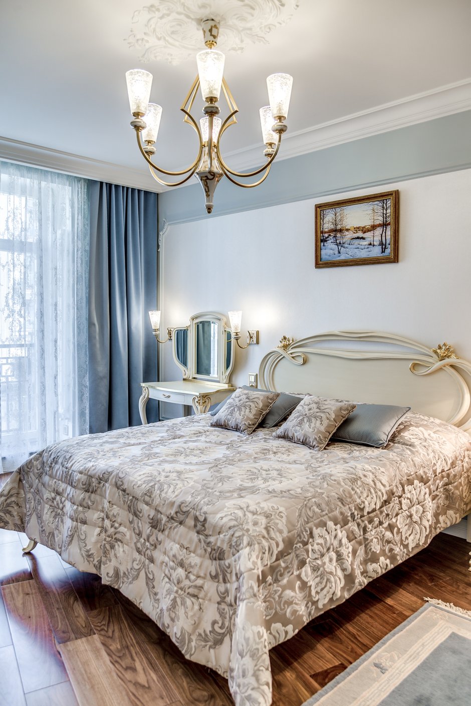 Фотография:  в стиле , Классический, Квартира, Россия, Проект недели, Санкт-Петербург, Le Porcellane, классический стиль в интерьере, ЖК «Парадный квартал», Spini, bрайтbерри, Tagina Wooddays, «Дриада», дизайн квартиры в классическом стиле, 1 комната, 40-60 метров – фото на INMYROOM