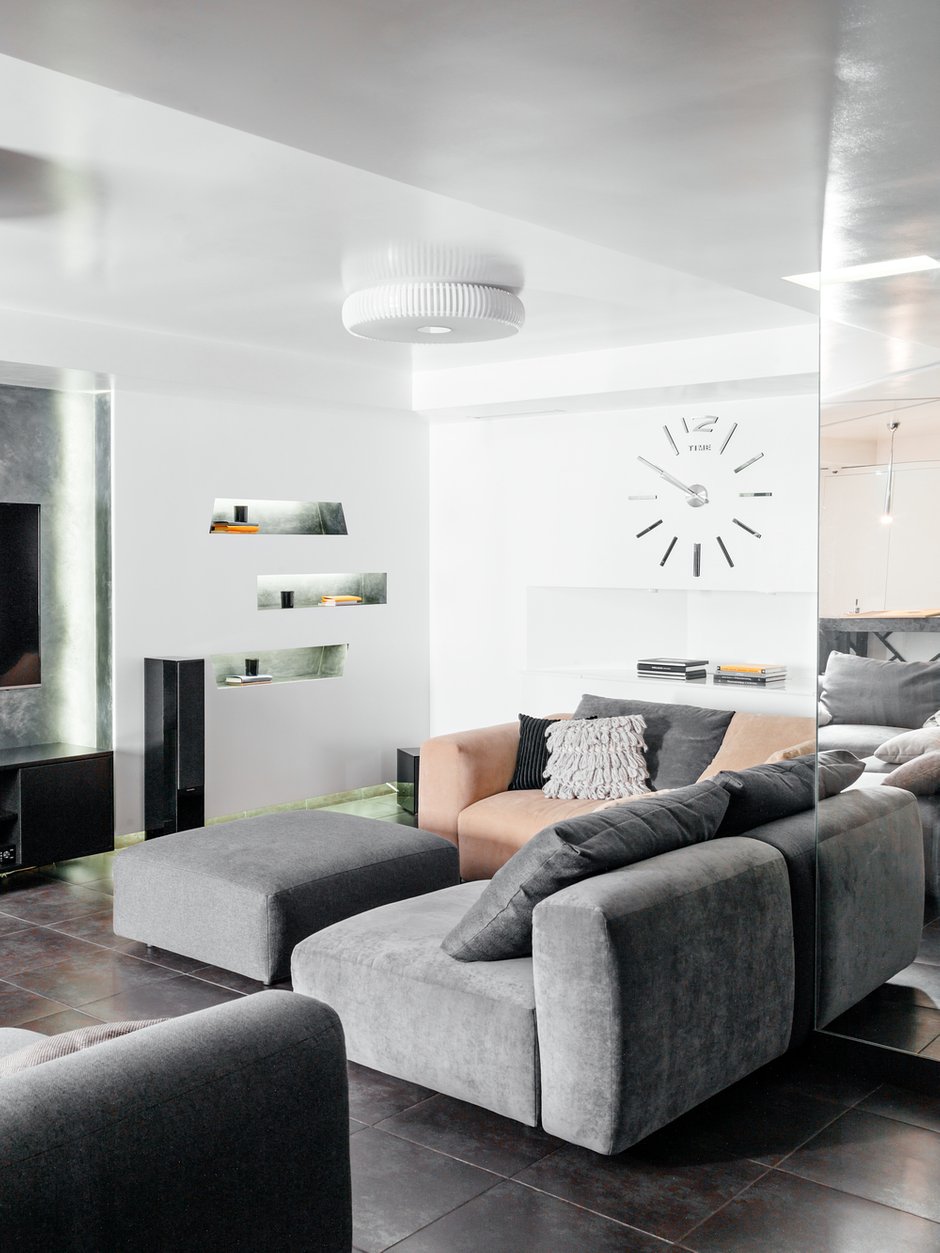 Фотография: Гостиная в стиле Современный, Эклектика, Дом, Минимализм, Проект недели, Москва, Дом и дача, Монолитный дом, 4 и больше, Более 90 метров, Южное Бутово, Татьяна Северр – фото на INMYROOM