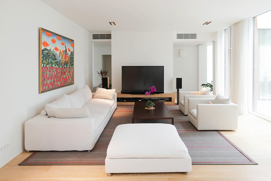 Фотография: Гостиная в стиле Минимализм, Крым, Вилла, Алексей Николашин, 4 и больше, Более 90 метров, #эксклюзивныепроекты – фото на INMYROOM