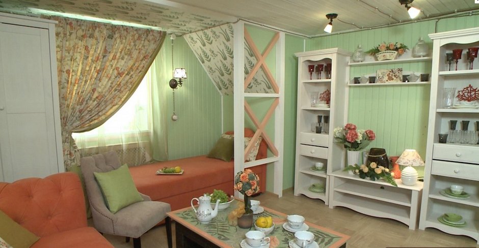 Фотография:  в стиле , Гостиная, Россия, Garda Decor, NEW LOOK, Дача, Бежевый, Коричневый, Подмосковье, Дом и дача, Фазенда, ENS Group, Home Melody, Luminarc, Maytoni, Bironi, Fabio Home, гостиная с камином, «Веренд-Дизайн», Terra Fiori, «Дом Мебели», O-Design, как оформить гостиную на даче, интерьер гостиной на даче – фото на INMYROOM
