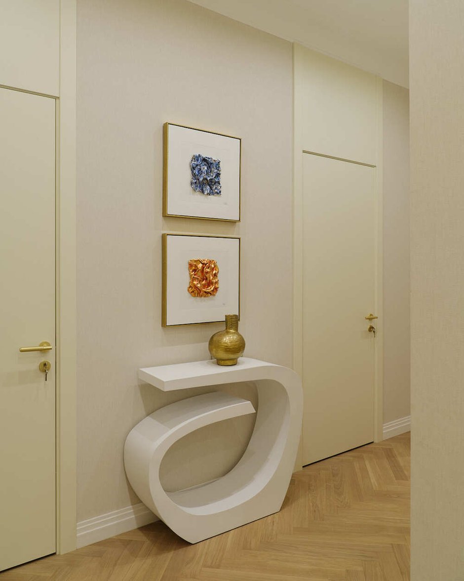 Фотография: Прихожая в стиле Современный, Классический, Эклектика, Квартира, Проект дня, Казахстан, 4 и больше, Более 90 метров, Алматы, Raw Space Design, Полина Кравцова – фото на INMYROOM