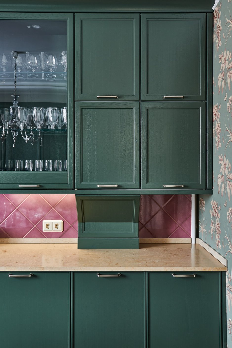 Фотография: Кухня и столовая в стиле Современный, Эклектика, Квартира, Проект недели, Калининград, 4 и больше, Более 90 метров, Виктория Лазарева – фото на INMYROOM